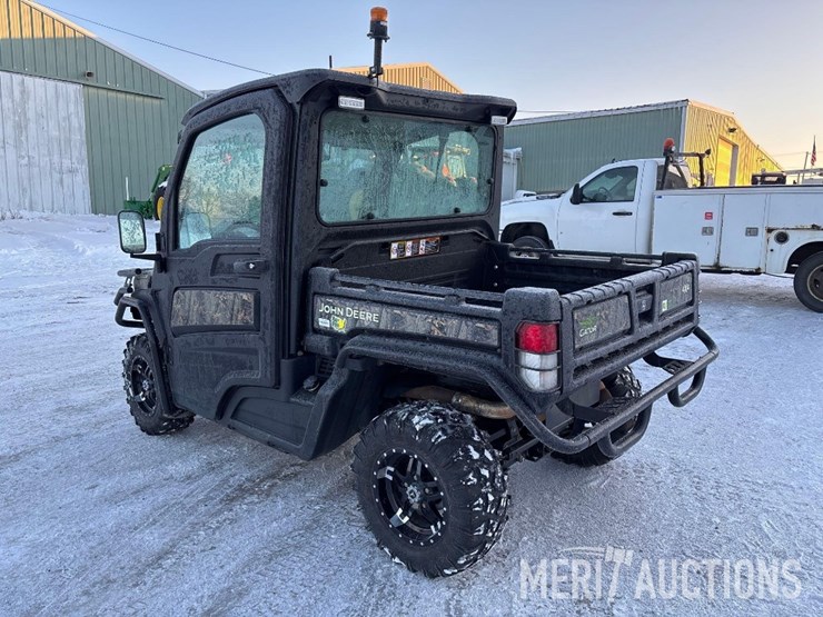 2019-john-deere-gator-image-2