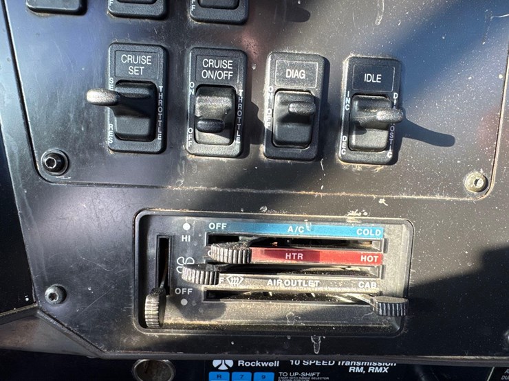 1998-international-9100-image-30