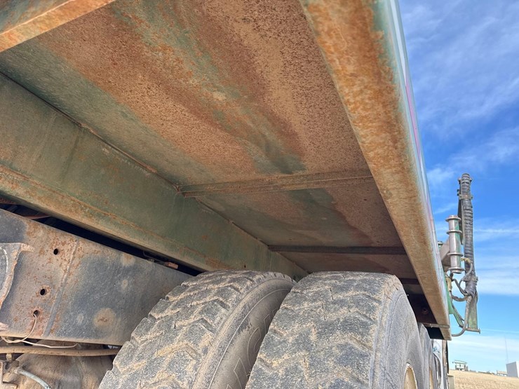 1986-white-140-image-55