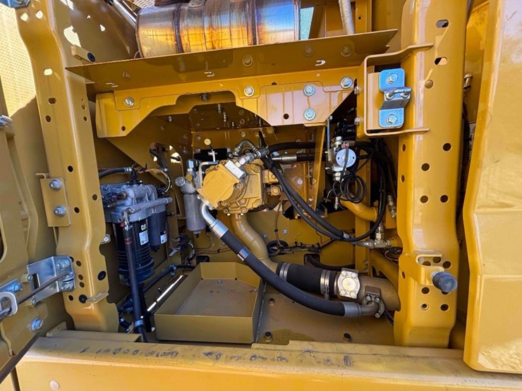 caterpillar-323-image-19