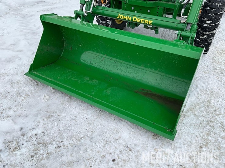 2021-john-deere-3046r-image-9