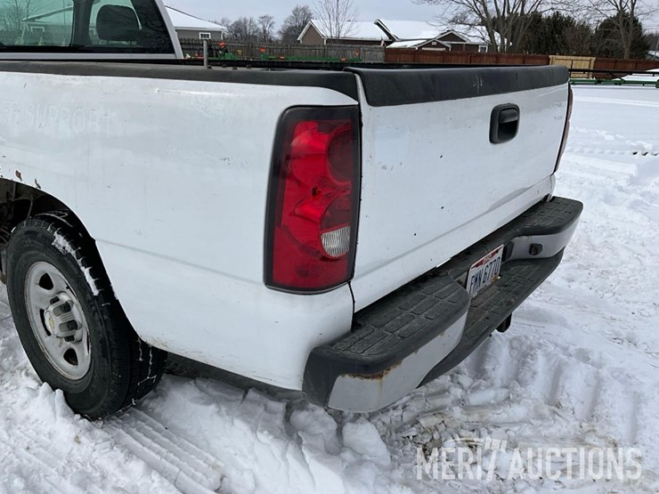 2004-chevrolet-1500-image-13