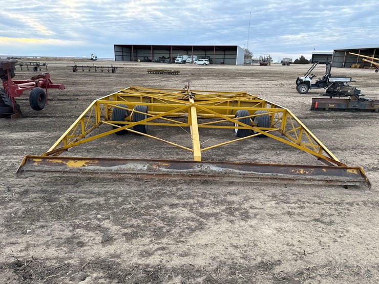 oweco-1430-land-plane-image-9