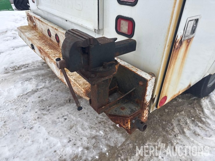 2011-ford-f350-image-18