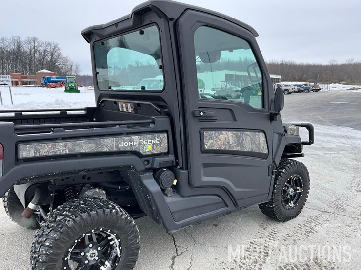 2024-john-deere-gator-image-24