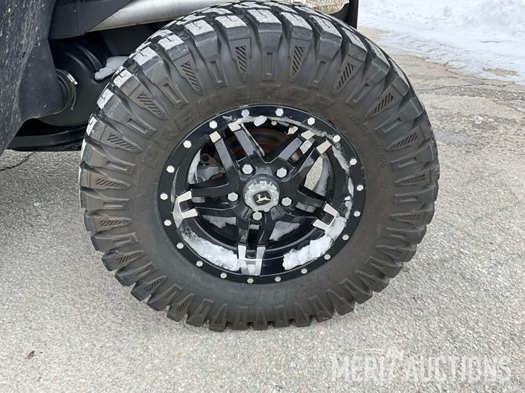 2024-john-deere-gator-image-16