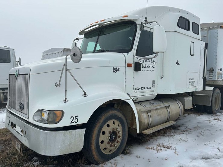 2001-international-9400-image-1