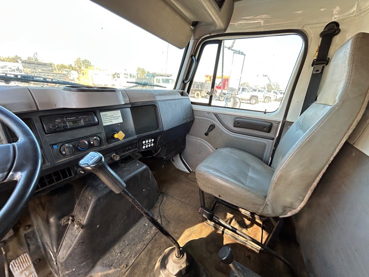 1996-international-4700-image-9