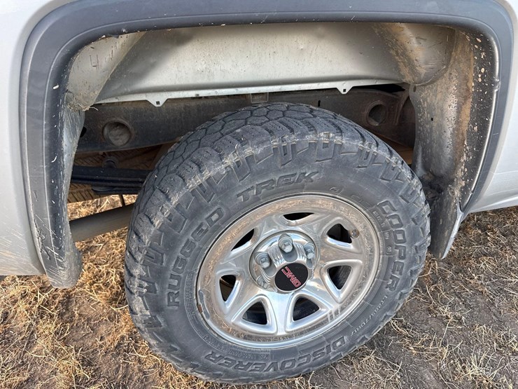 2014-gmc-sierra-1500-image-17