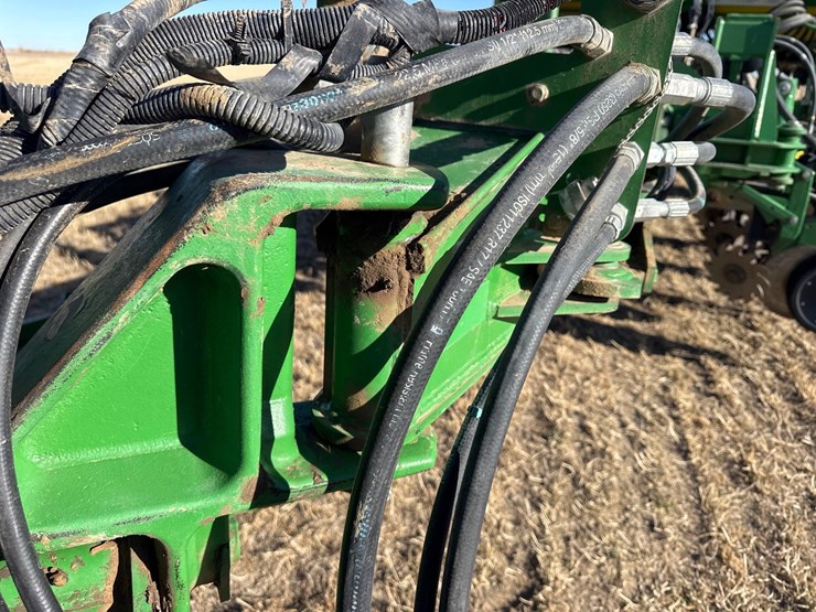 2014-john-deere-1770nt-image-89