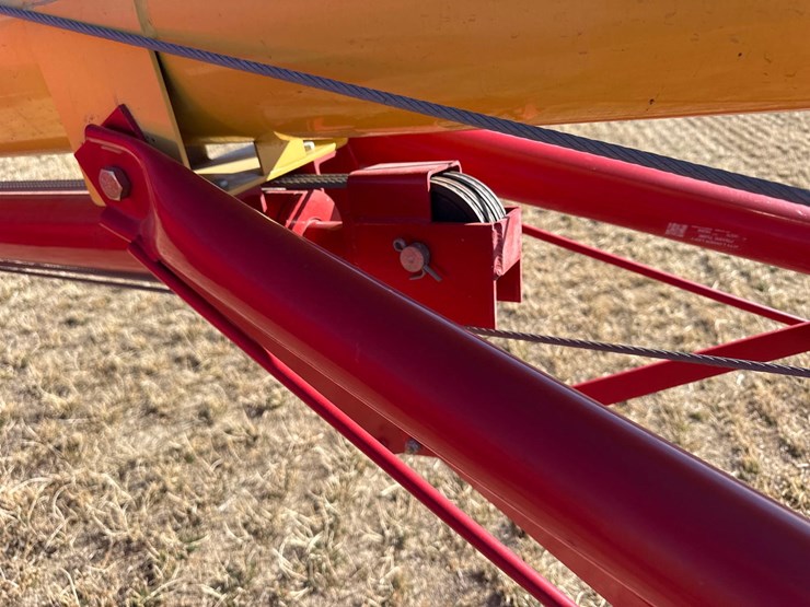 westfield-mk-100-71-auger-w/-swing-away-image-21