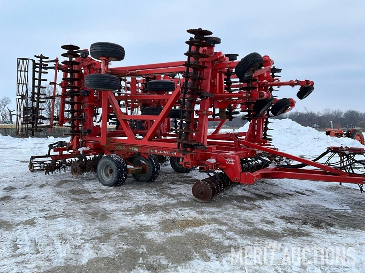 2013-kuhn-krause-80-40-vertical-tillage-tool-image-5