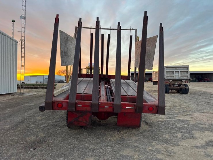 new-holland-self-propelled-stacker-image-5