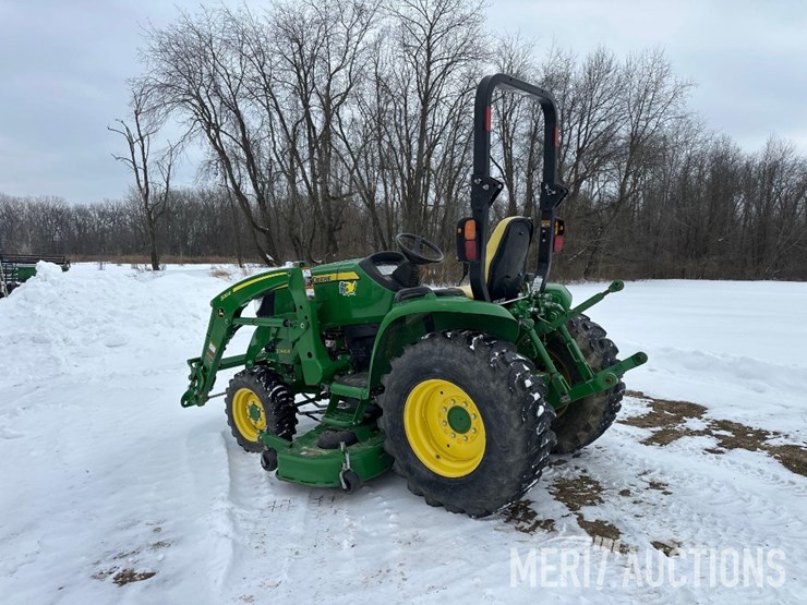 2015-john-deere-3046r-image-3
