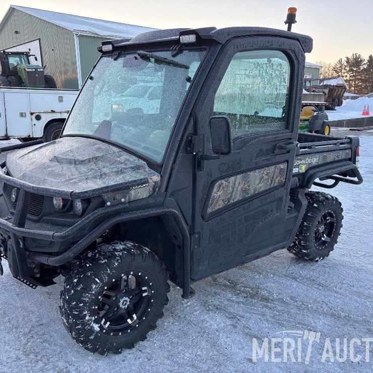 2019 JOHN DEERE GATOR