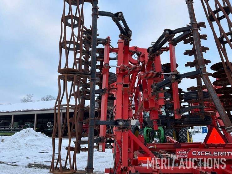 2013-kuhn-krause-80-40-vertical-tillage-tool-image-26