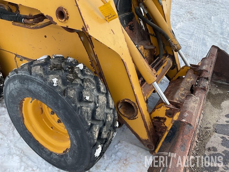 2006-john-deere-325-image-19