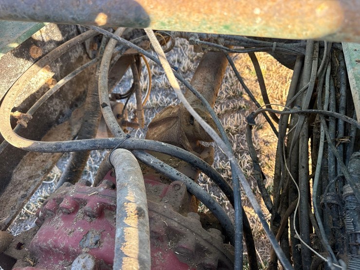 1992-white-gmc-haying-mantis-stacker-truck-image-42