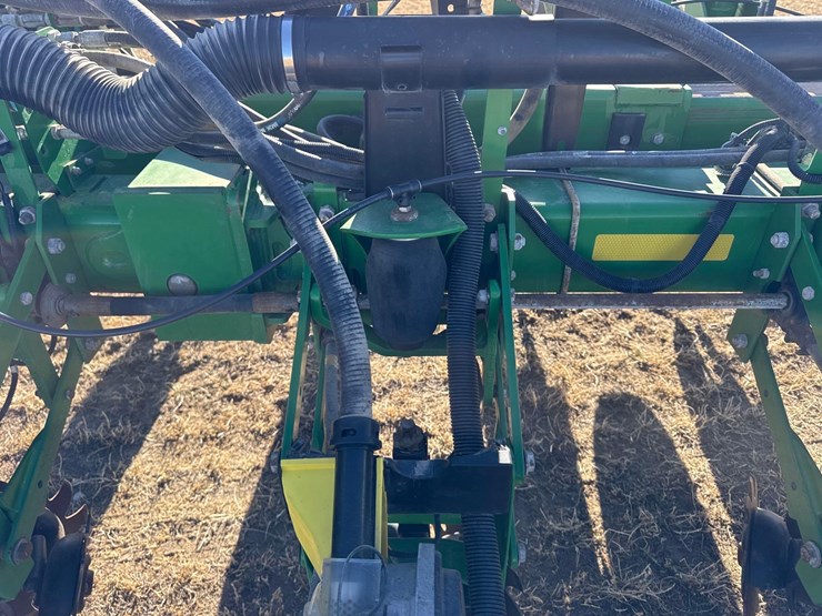 2014-john-deere-1770nt-image-60