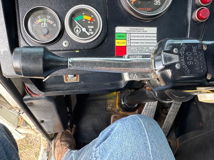 1986-white-140-image-96