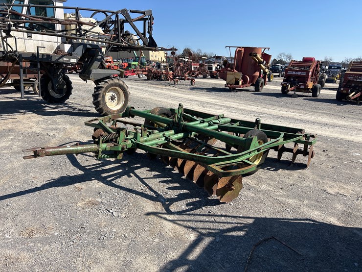 john-deere-10-image-1