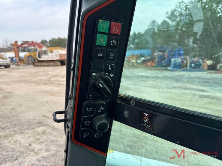 2021-bobcat-t66-image-19