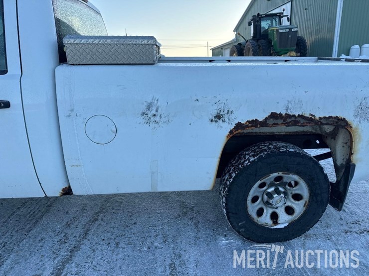 2011-chevrolet-silverado-1500-image-15