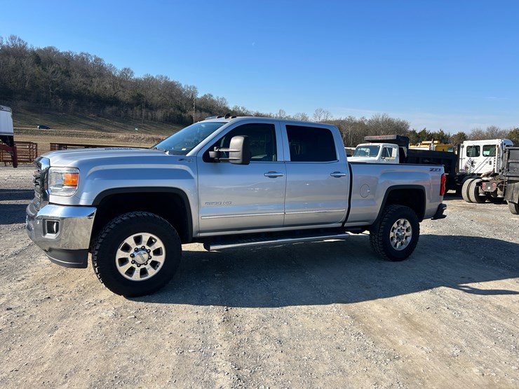 2015-gmc-2500-image-3