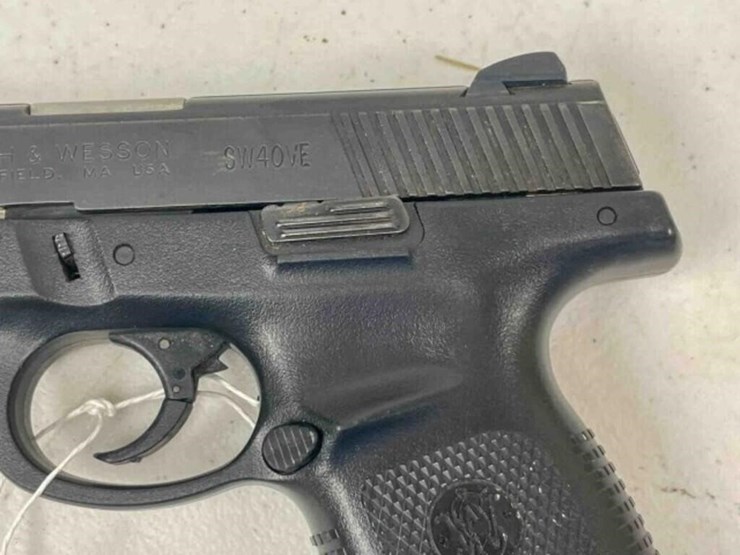 smith-&-wesson-pistol-image-9