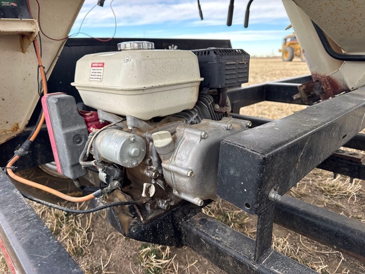 friesen-seed-tender-image-28