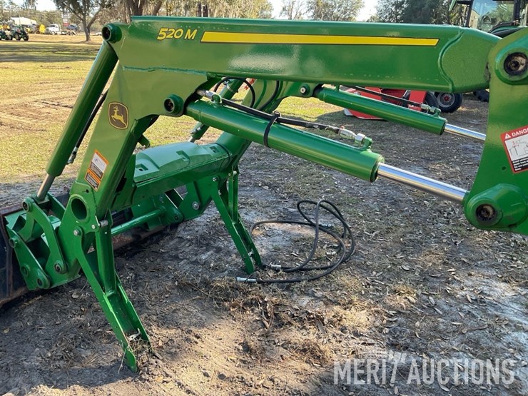 2022-john-deere-520m-image-13