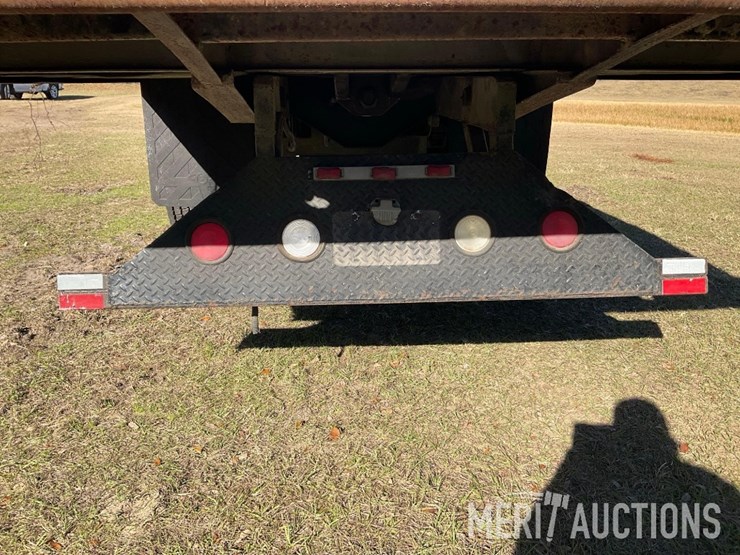 1997-freightliner-fl70-image-23