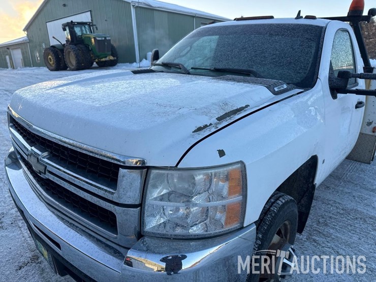 2009-chevrolet-3500-image-9