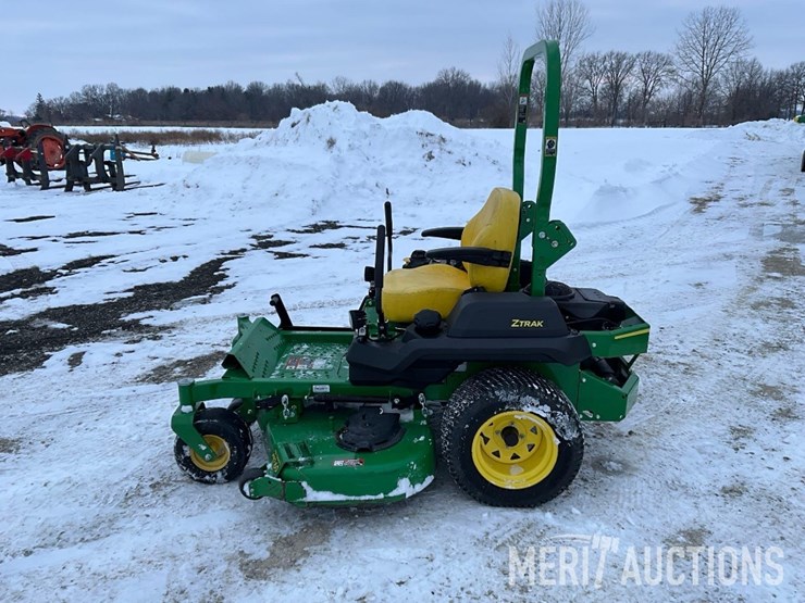 2022-john-deere-z720e-image-2