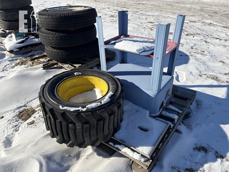 parts-washer-skidsteer-tire-and-quicktach-plate-image-2