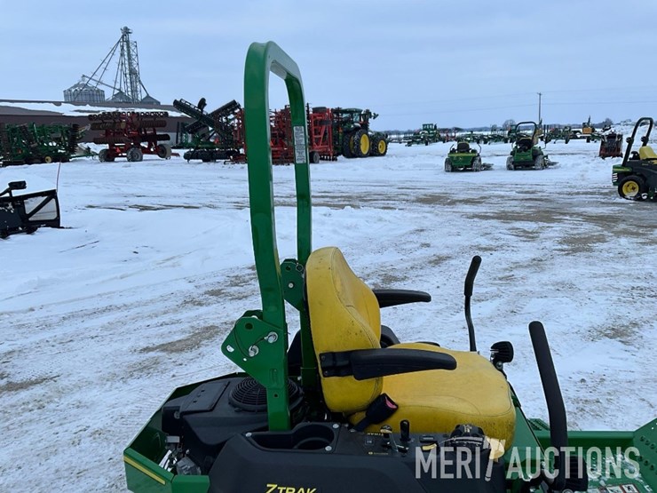 2022-john-deere-z720e-image-13