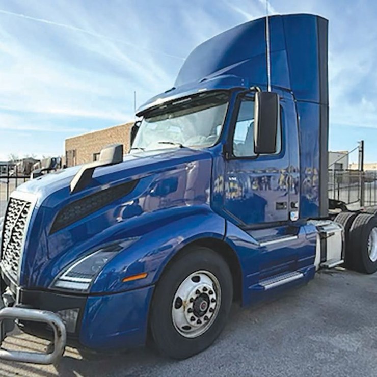 2020 VOLVO VNL 300