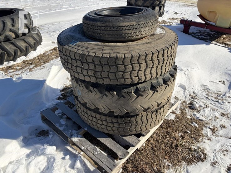 10.00r20-truck-tires-image-1