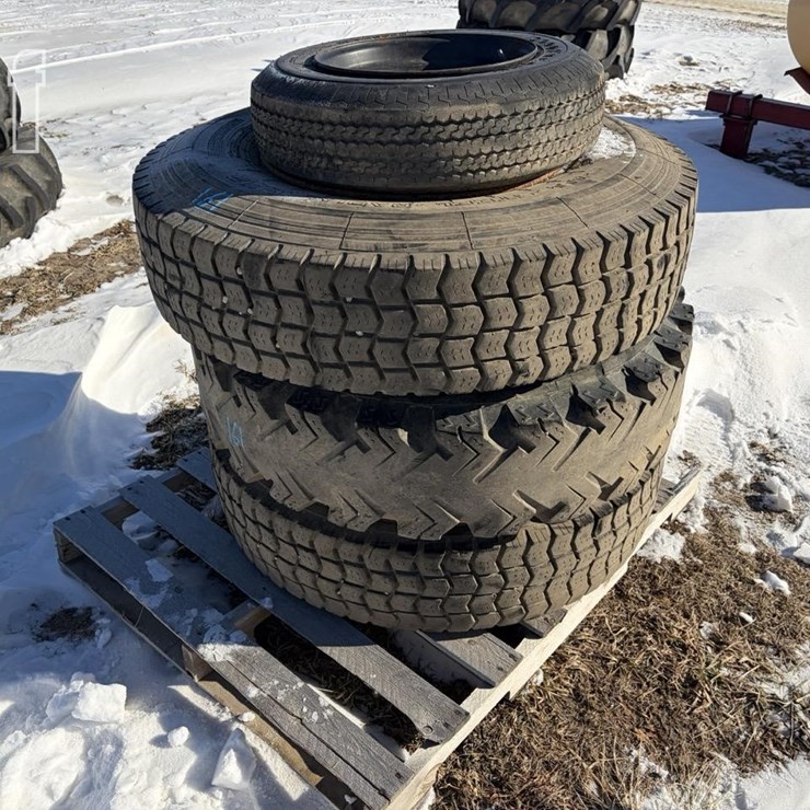 10.00R20 TRUCK TIRES