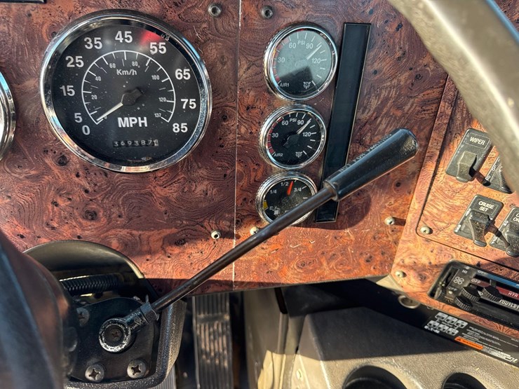 1999-international-60-image-23