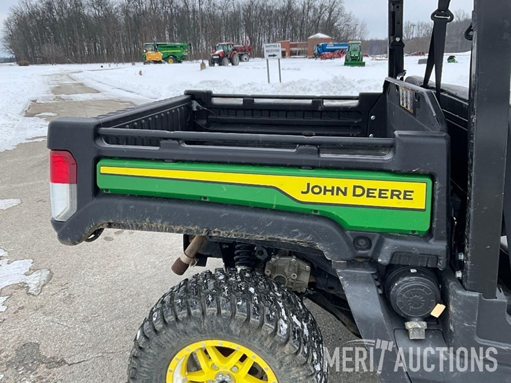 2024-john-deere-gator-image-22