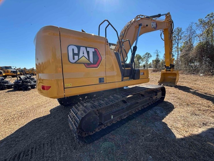 caterpillar-323-image-16