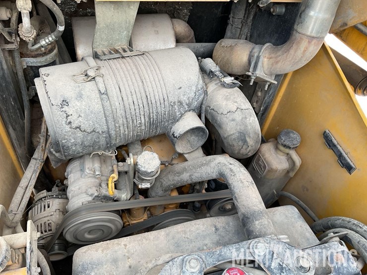 2006-john-deere-325-image-14