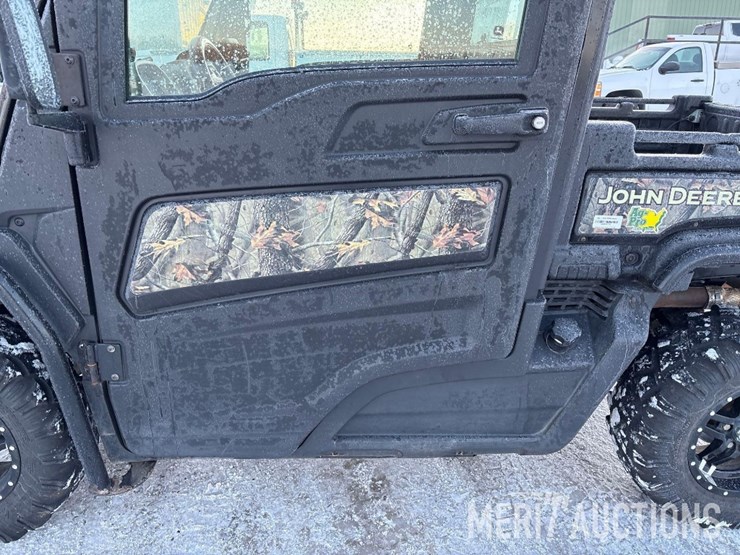 2019-john-deere-gator-image-12