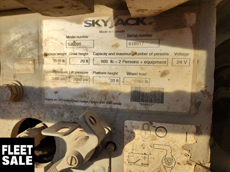 skyjack-sj3220-900-lbs-scissor-lift-image-11