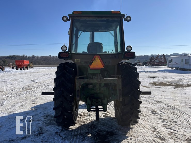 john-deere-4440-image-4