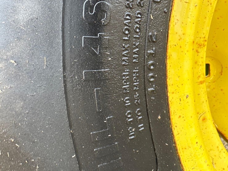 john-deere-235-image-26