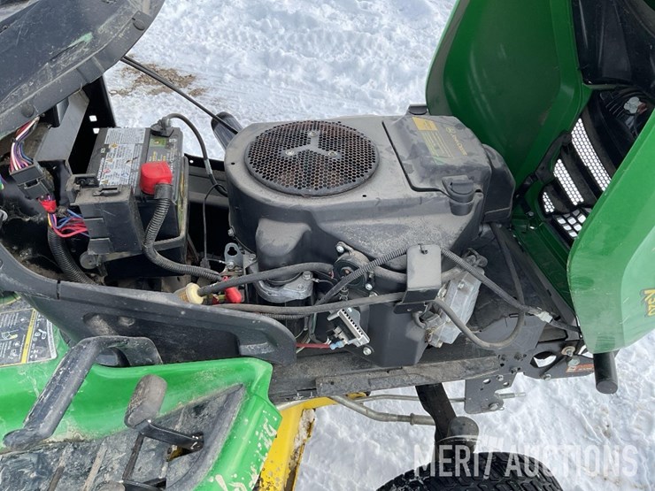 2015-john-deere-x320-image-13