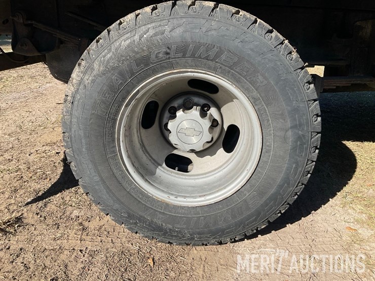 2006-chevrolet-3500-image-22