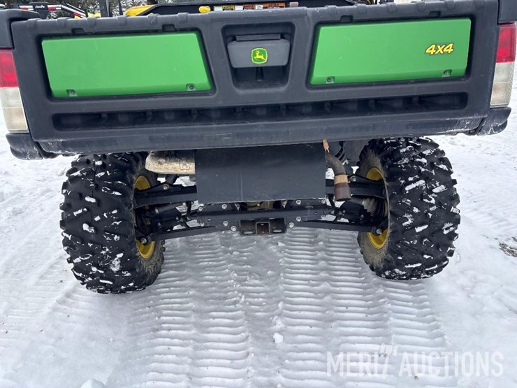 2021-john-deere-gator-image-15